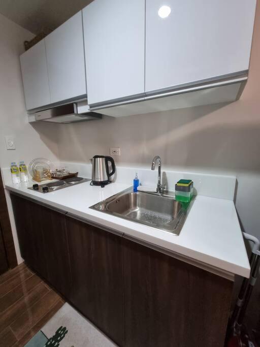 Great View 1 Bedroom Condo In Makati Near Trident Tower มะนิลา ภายนอก รูปภาพ