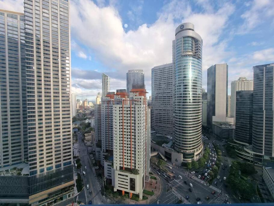 Great View 1 Bedroom Condo In Makati Near Trident Tower มะนิลา ภายนอก รูปภาพ